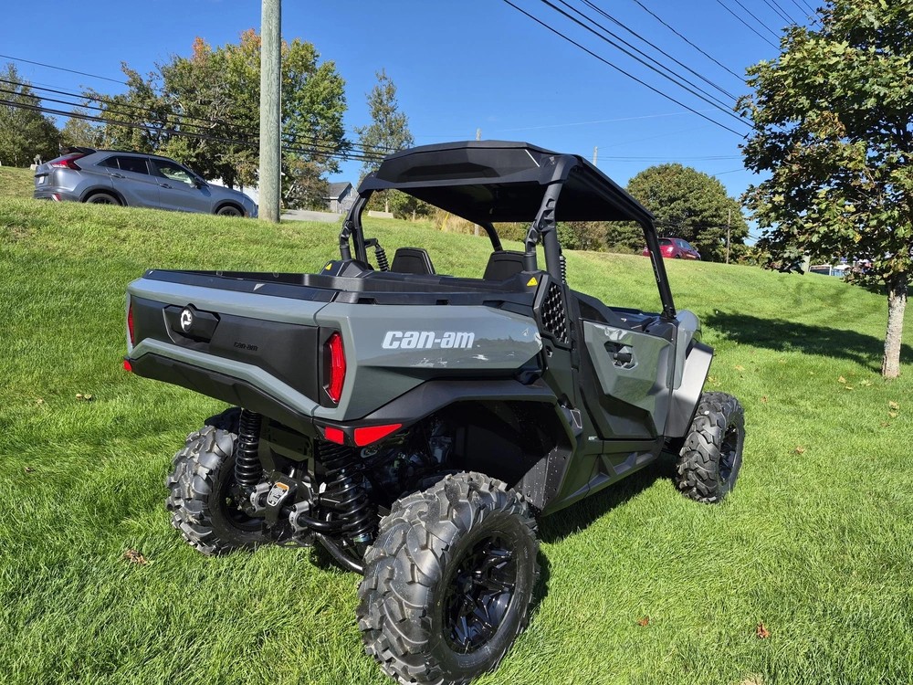 2027 Can-am Commander Xt 700