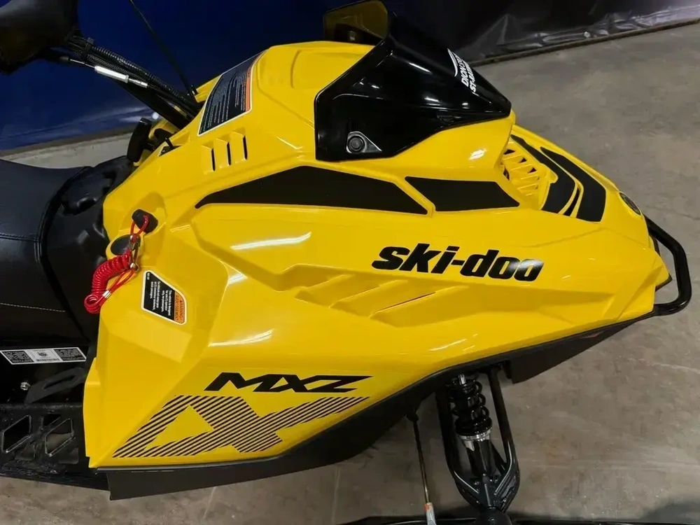 Ski-doo Mxz 200 2027 alt