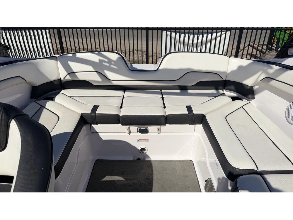 2017 Yamaha Ar210