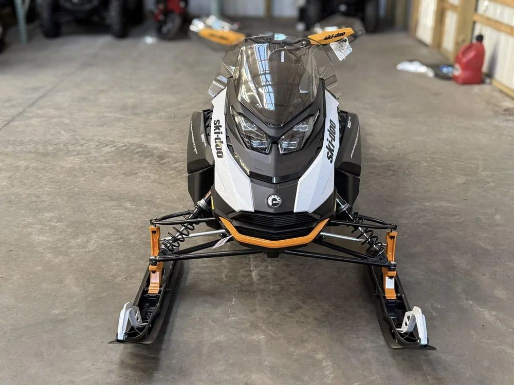 2026 Ski-doo Backcoutry 146 Adrenaline 850 E-tec 1.5s