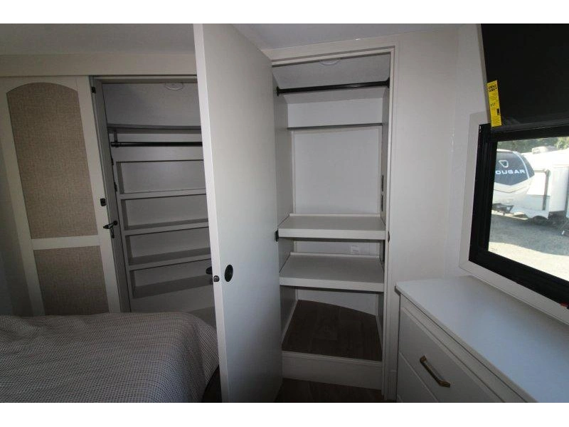 Grand Design Solitude 370dv 2027 alt