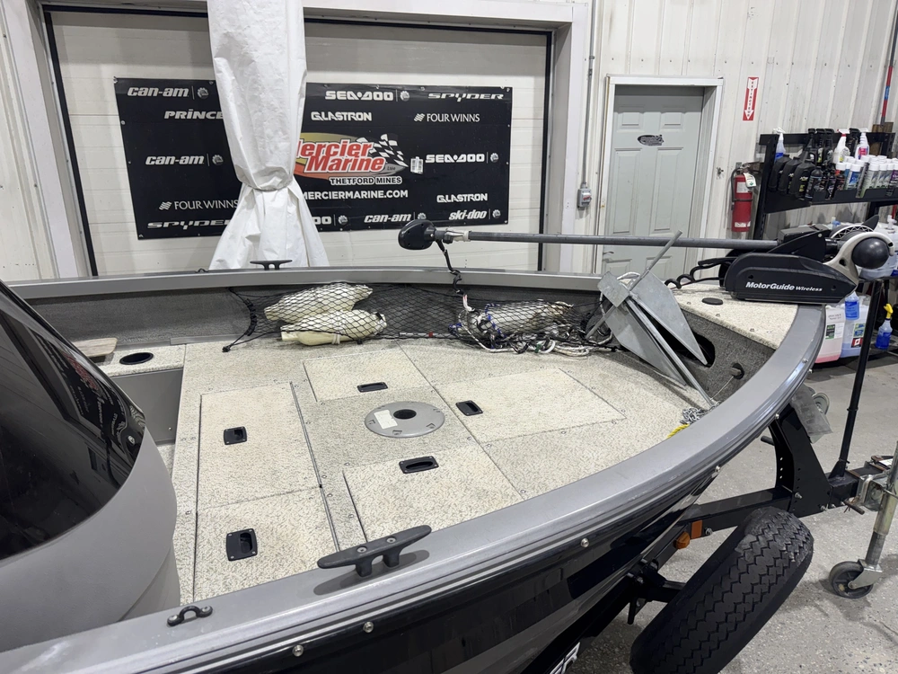 Crestliner 1600 Fish Hawk 2008 alt