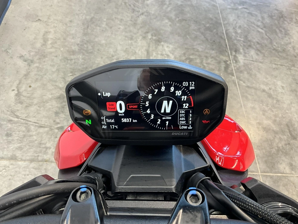 2022 Ducati Streetfighter V2