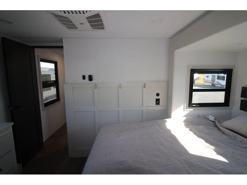 Grand Design Solitude 370dv 2027 alt