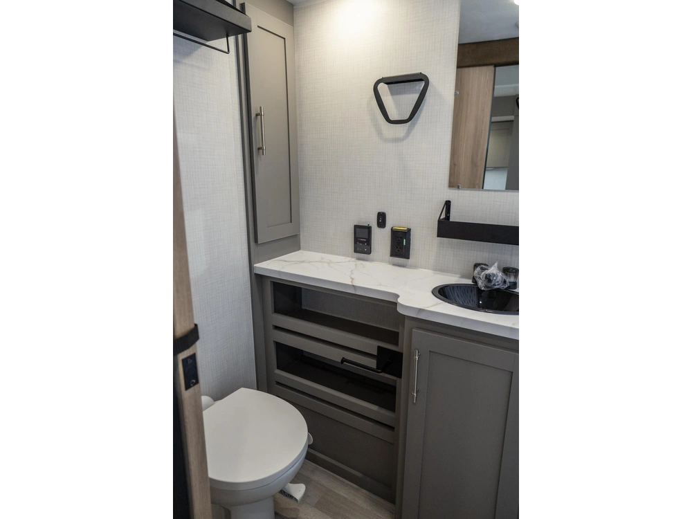 2027 Hideout 234mls alt