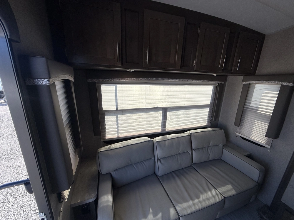 Forest River Rockwood Ultra Lite 2441w 2019 alt
