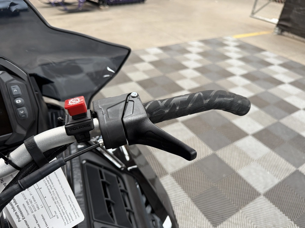2027 Polaris Boost Indy Vr1 Dynmx137 alt