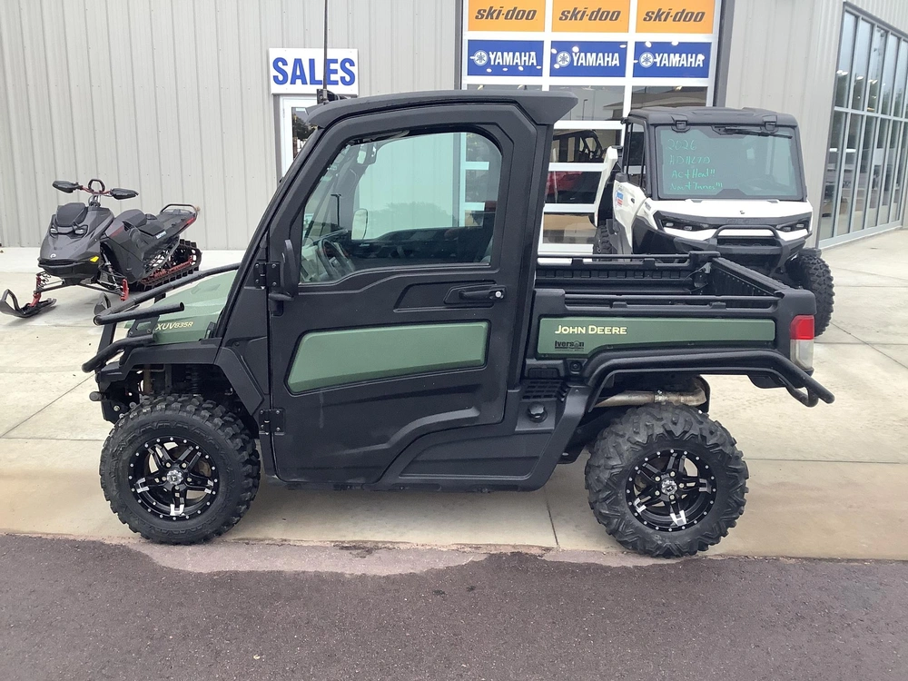 2024 John Deere Gator 835r alt