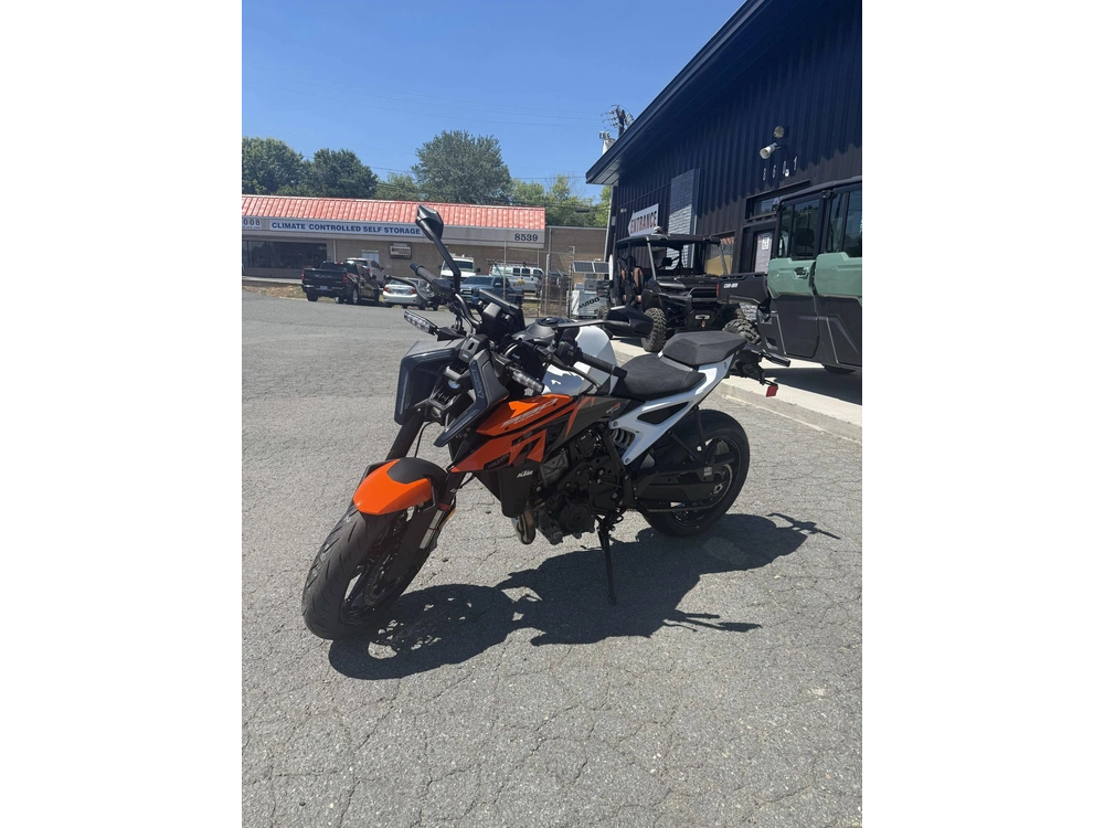 2027 Ktm 990 Duke
