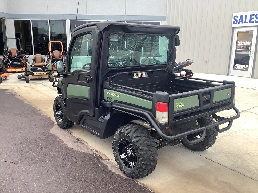 2024 John Deere Gator 835r alt