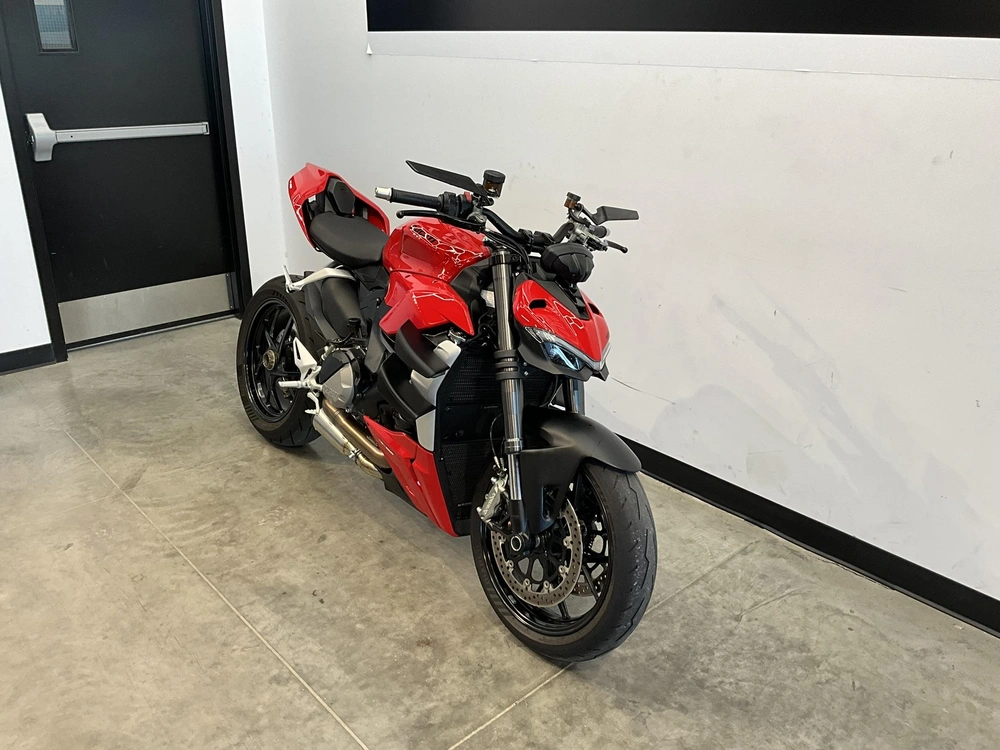 2022 Ducati Streetfighter V2