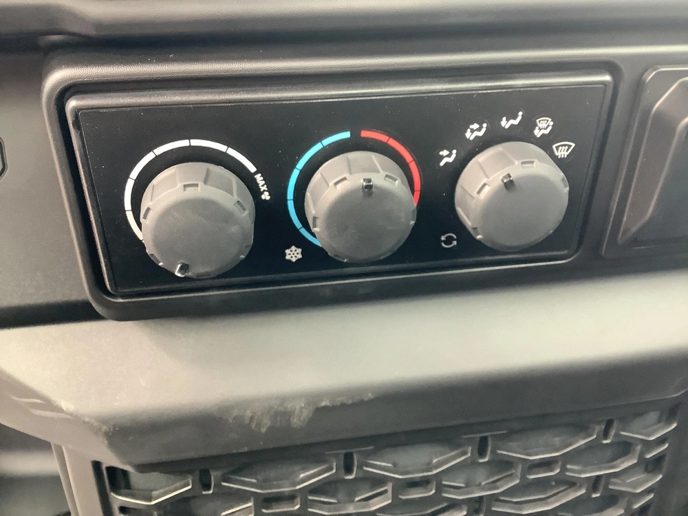 2027 Can-am Defender Hd10 Xt Cab Triple alt