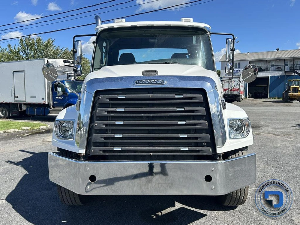 2017 Freightliner 114sd alt