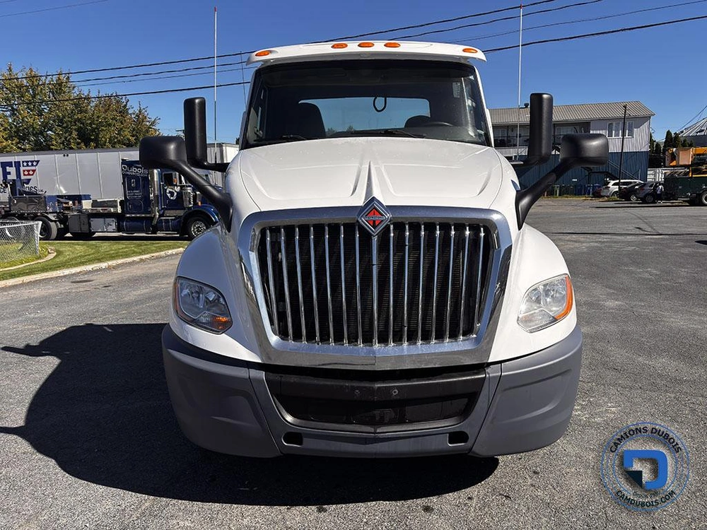 2018 International Lt625 alt