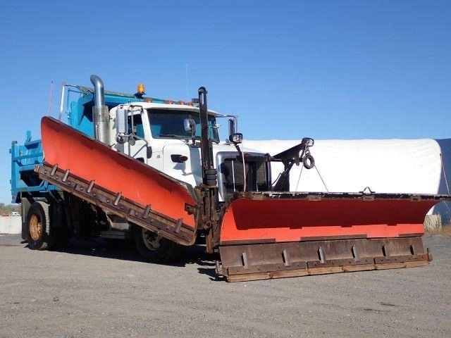 Peterbilt 340 2010