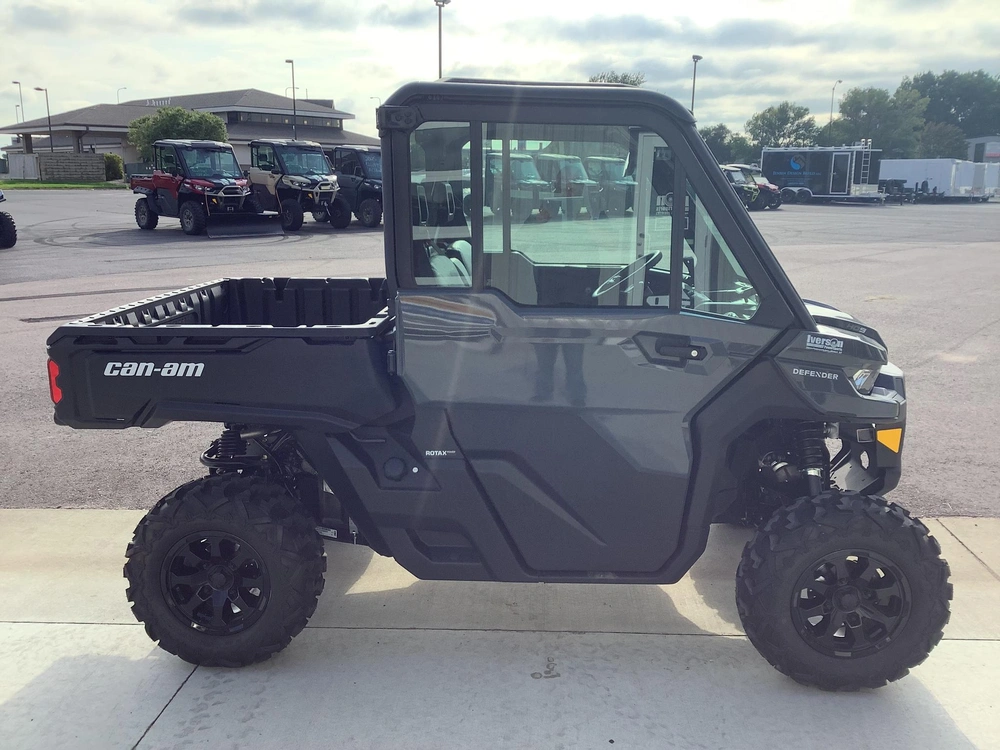 2027 Can-am Defender Dps Hd9 Cab Heated alt