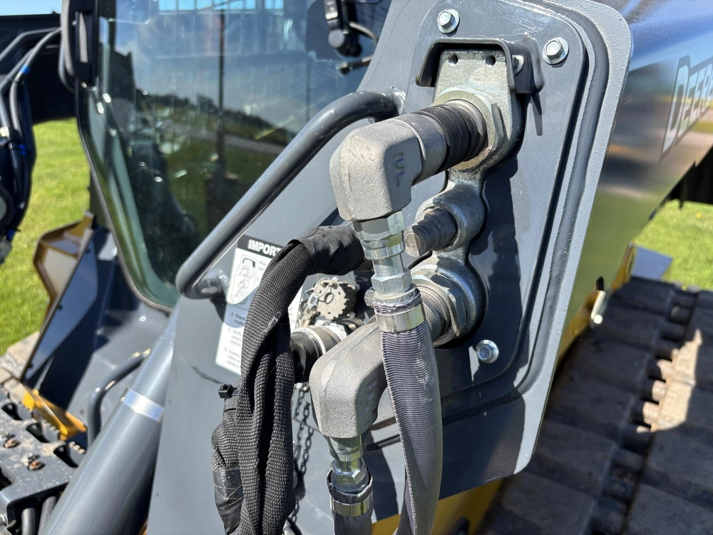 John Deere 333g 2024