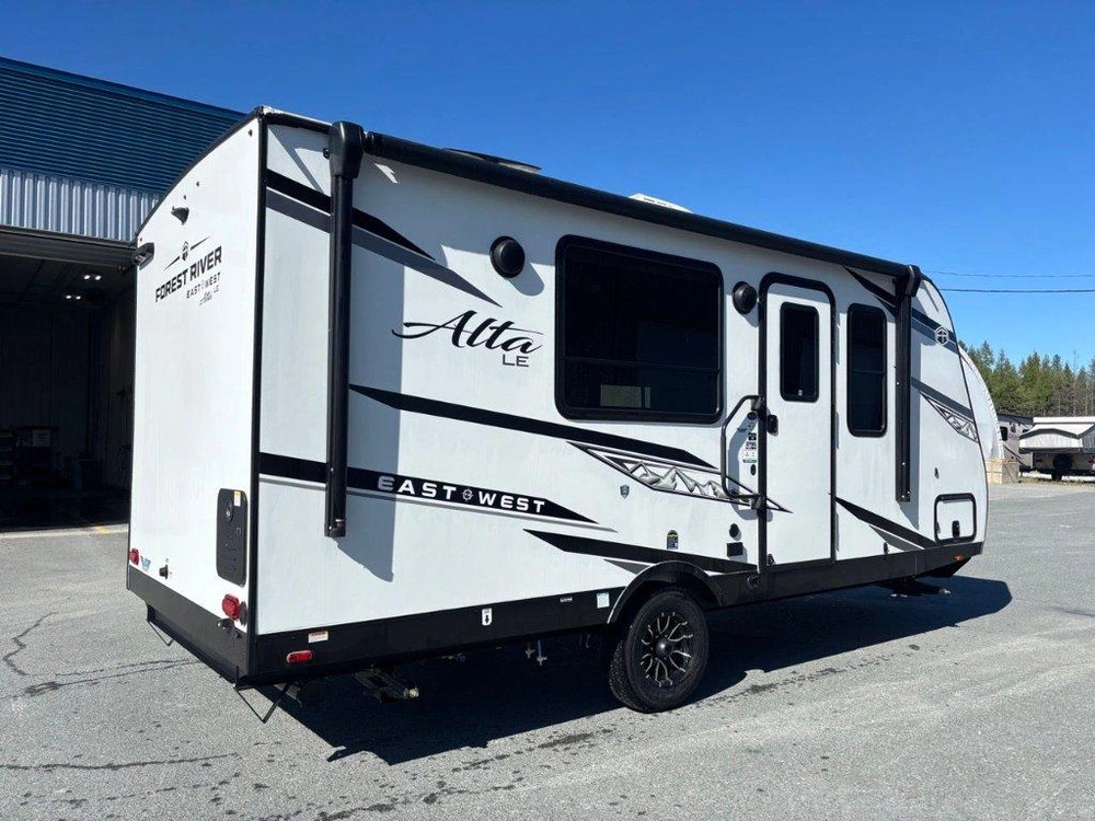 East To West Alta Le 1600mrb 2025 alt