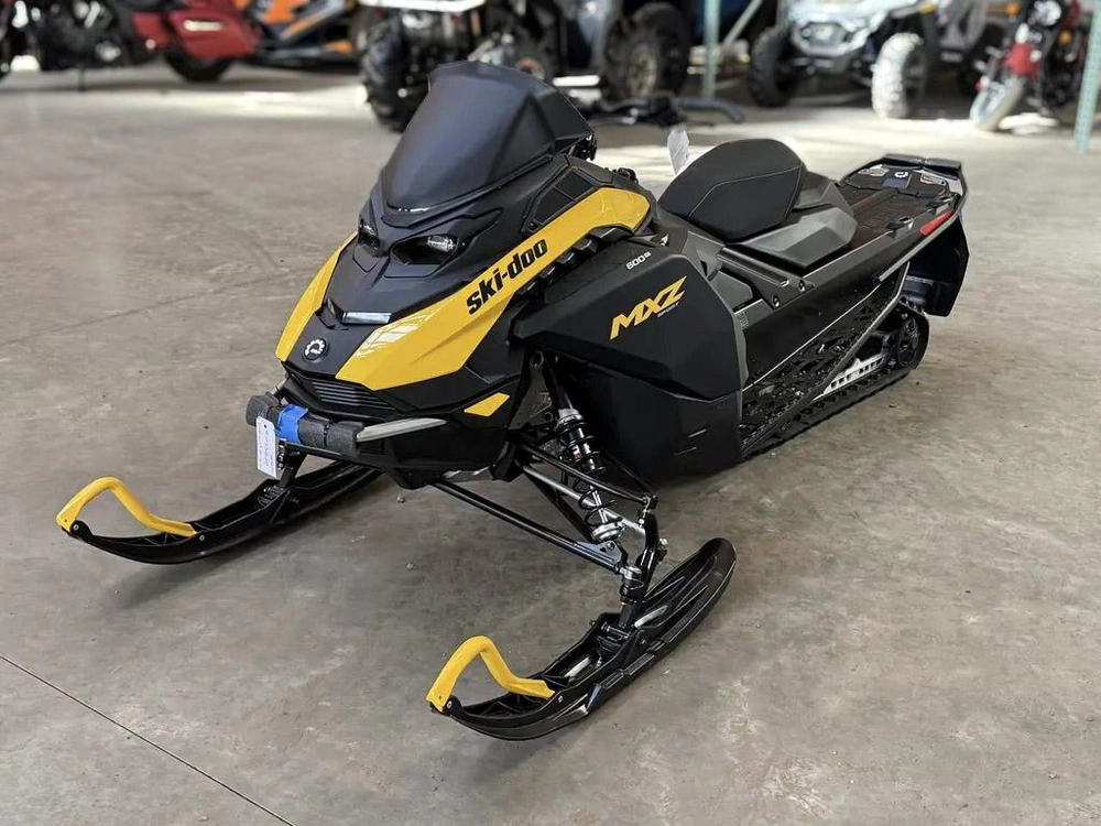2027 Ski-doo Mxz Sport 137 600 Efi