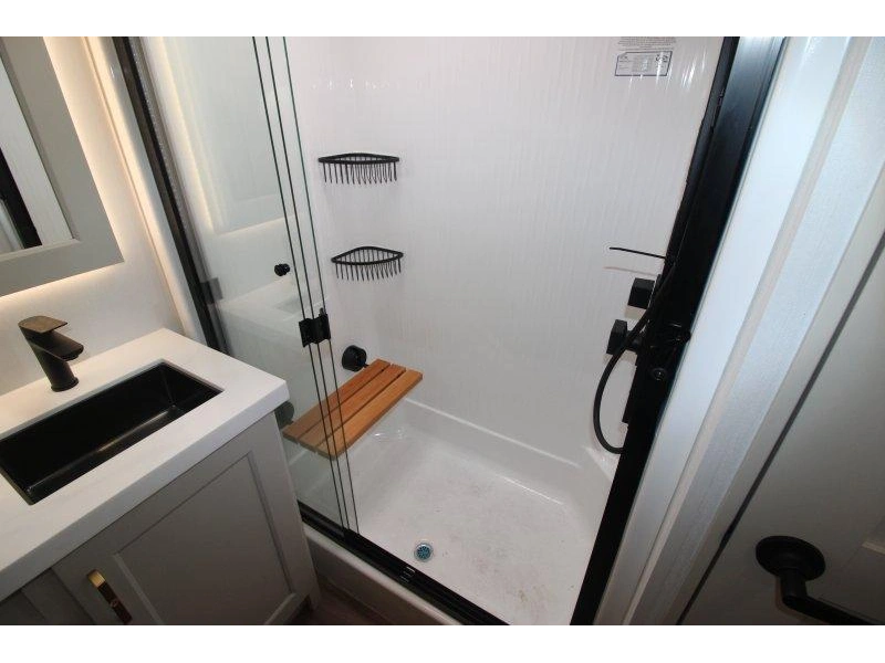 Grand Design Solitude 380fl 2027 alt