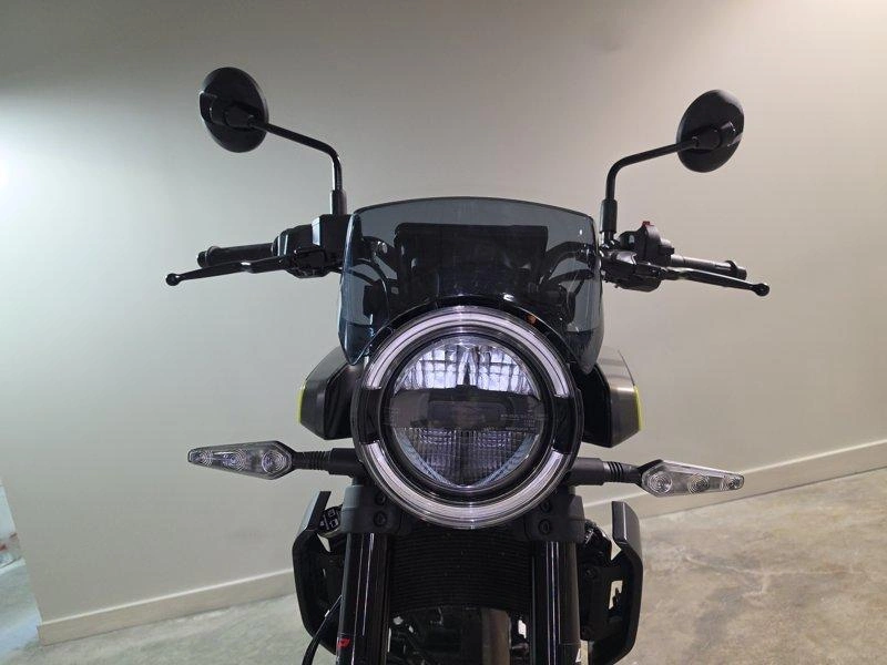 2024 Husqvarna Svartpilen 401 alt