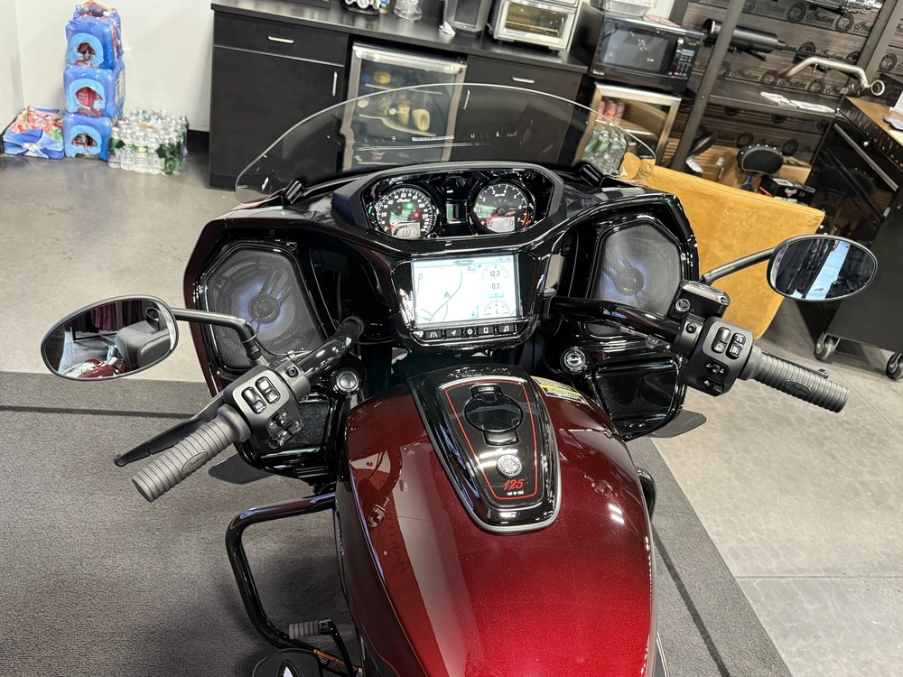 2026 Indian Motorcycle 125th Anniversary Challenger alt