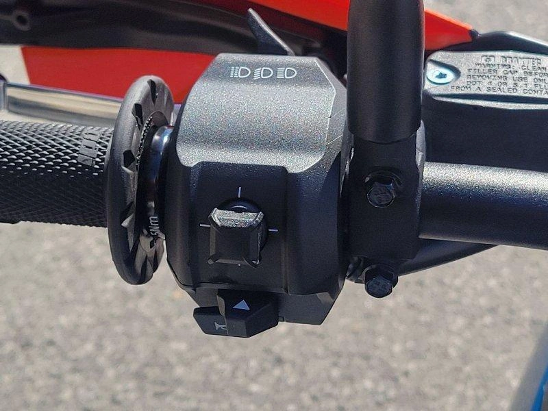 2026 Ktm 690 Smc R alt