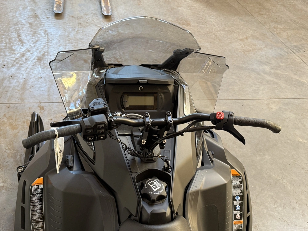 2027 Ski-doo Renegade Adrenaline 900 Ace Turbo R