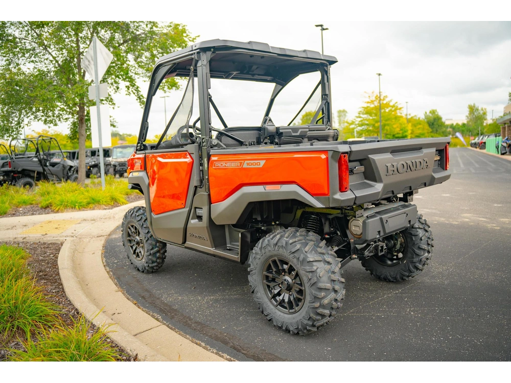 2026 Honda Pioneer 1000 Deluxe