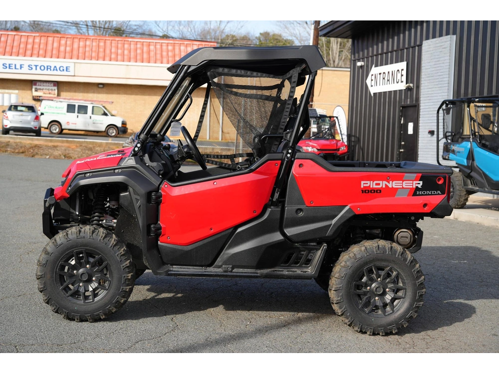 2025 Honda Pioneer 1000 Deluxe