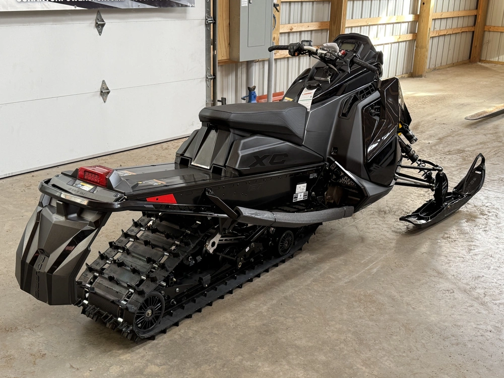 2027 Polaris 850 Indy Xc 137