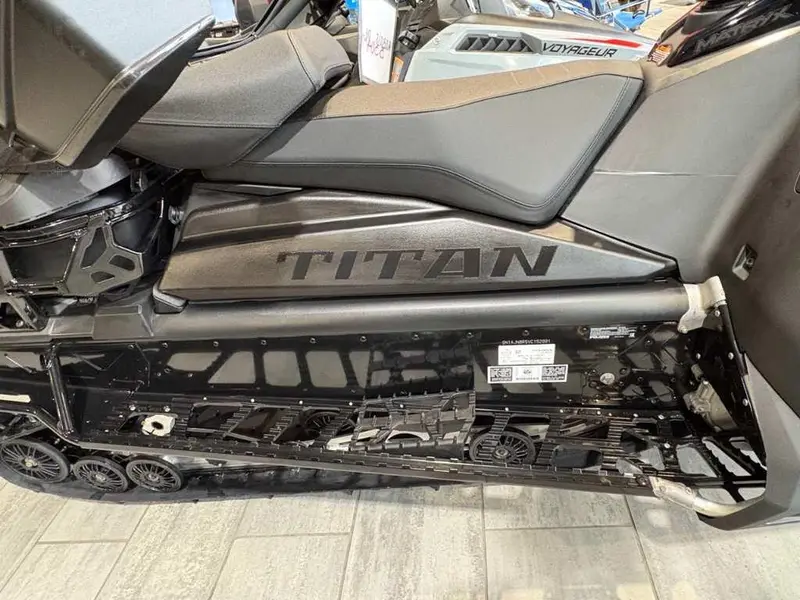 2027 Polaris 850 TITAN ADVENTURE ULTIMATE 1.8