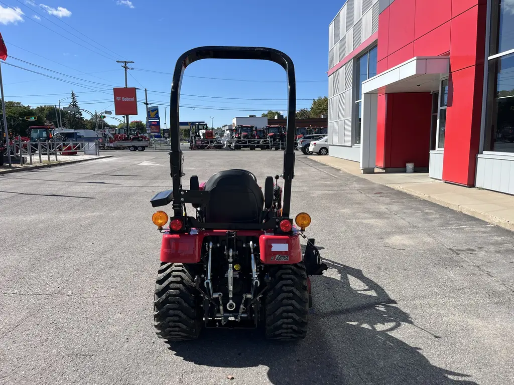 2023 Mahindra Emax 20S