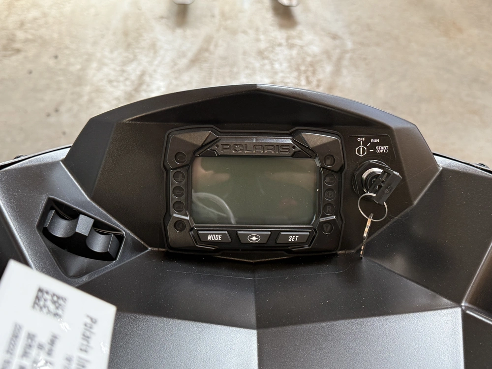 2025 Polaris 550 Voyageur Lxt 144