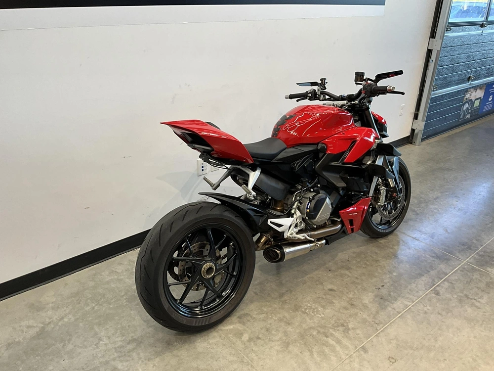 2022 Ducati Streetfighter V2