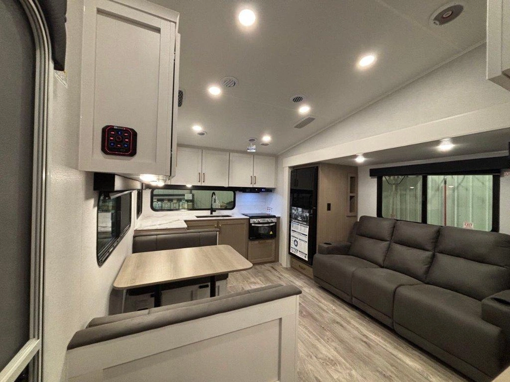 Jayco Eagle 24mle 2027 alt