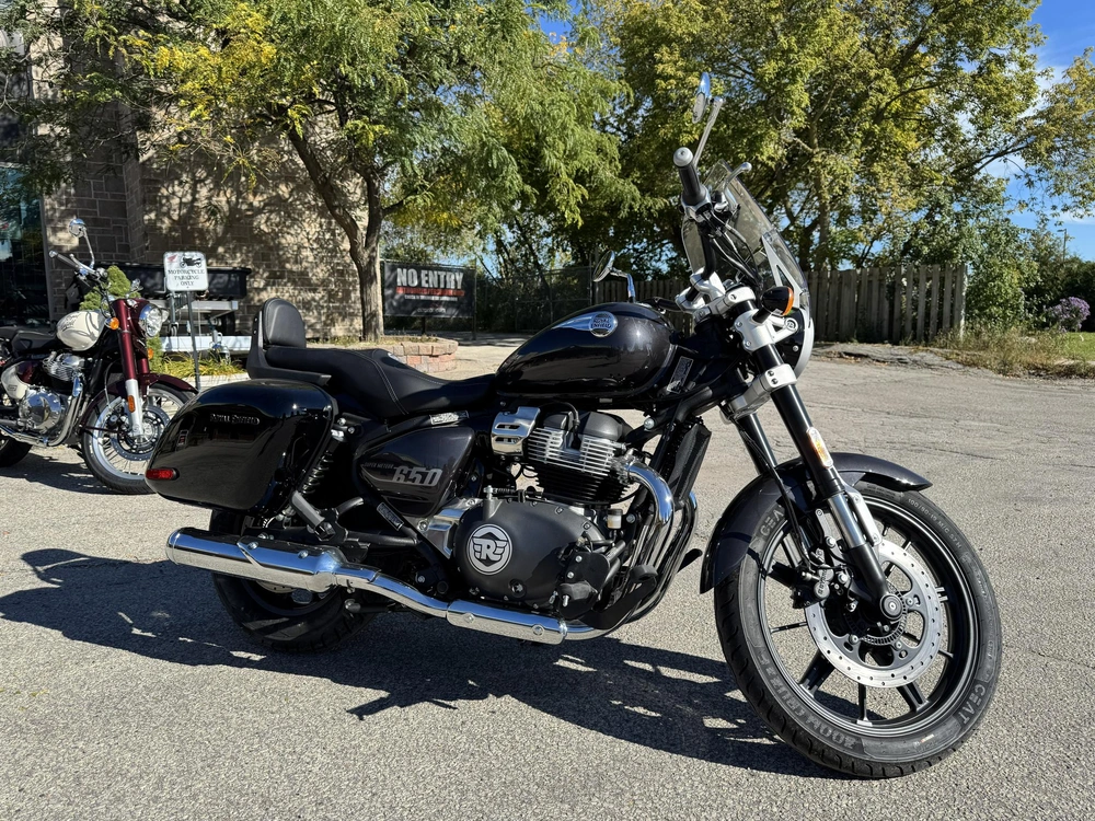 2026 Royal Enfield Vumt69bb Demo - Super Meteor 650 alt