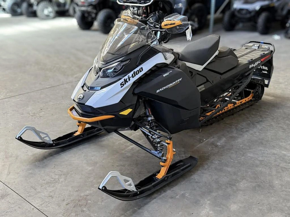 2026 Ski-doo Backcoutry 146 Adrenaline 850 E-tec 1.5s