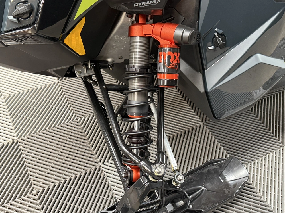 2027 Polaris Boost Indy Vr1 Dynmx137 alt