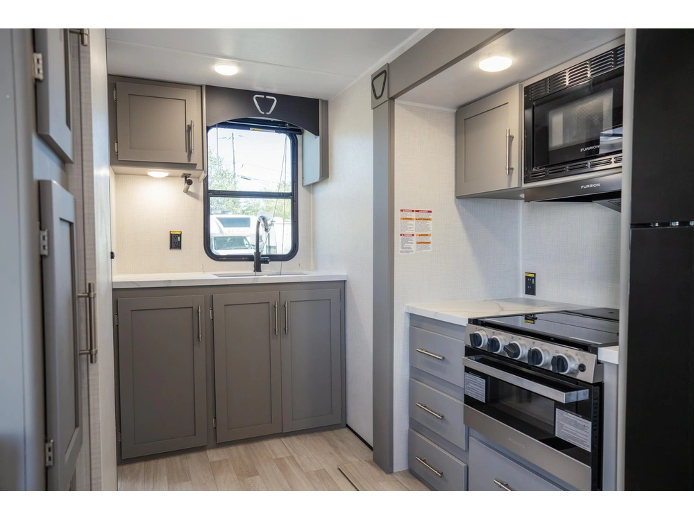 2027 Hideout 234mls alt