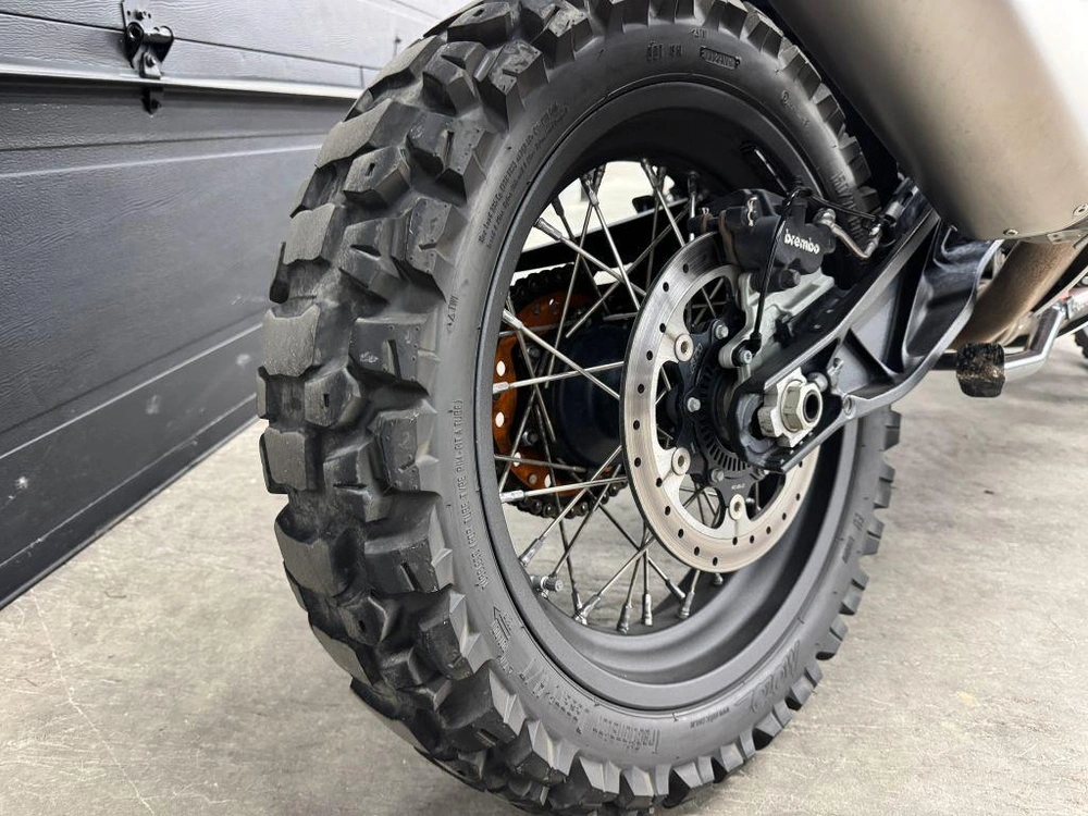 Ktm 1290 2024 alt