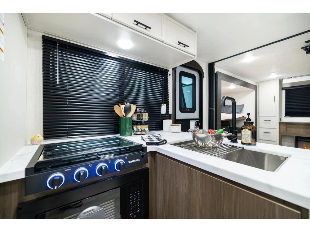 2027 Prime Time Avenger 30po 30po alt