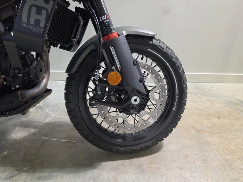 2024 Husqvarna Svartpilen 401 alt