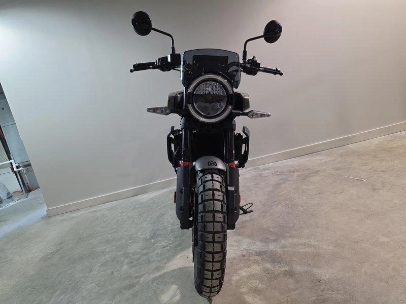 2024 Husqvarna Svartpilen 401 alt
