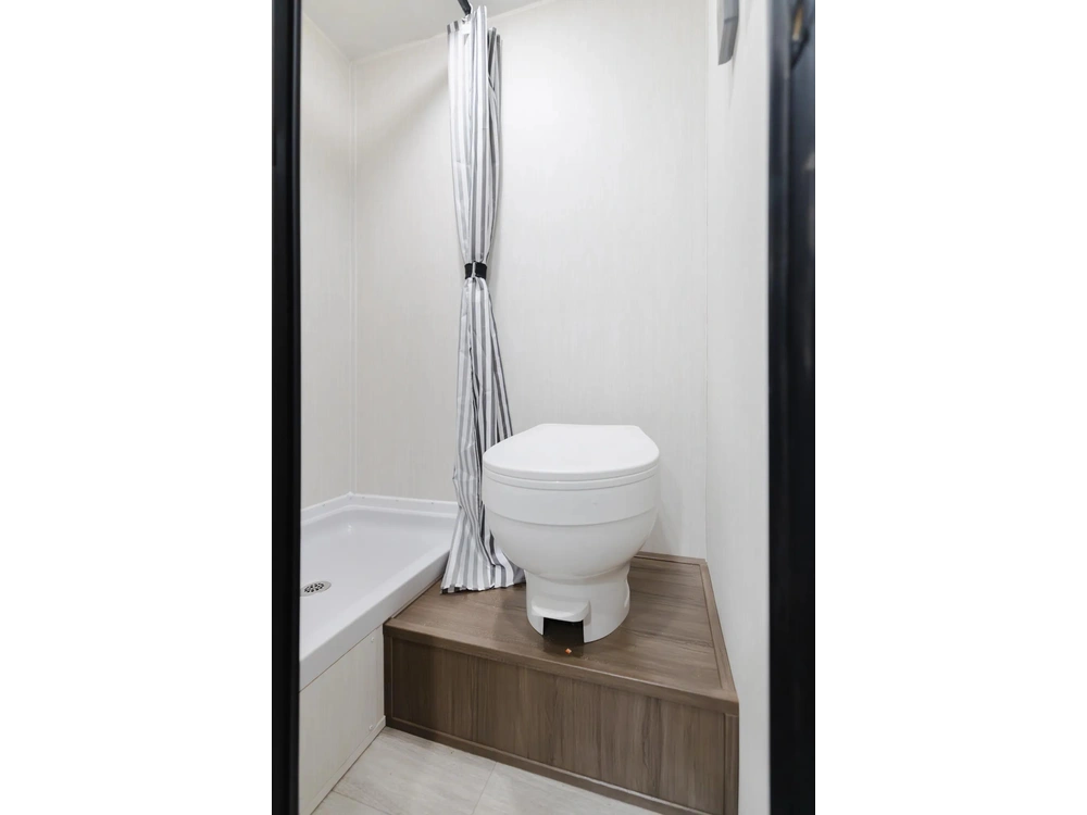 2027 Prime Time Avenger 12bhx alt