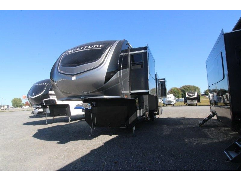 Grand Design Solitude 380fl 2027 alt