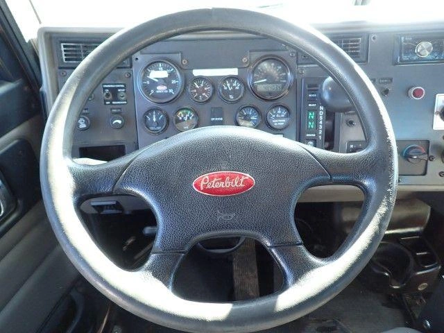 Peterbilt 340 2010