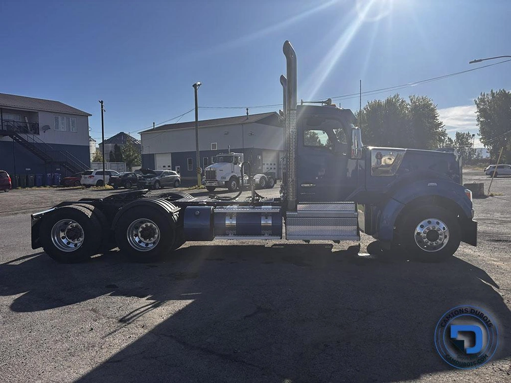 2024 Kenworth W990 alt