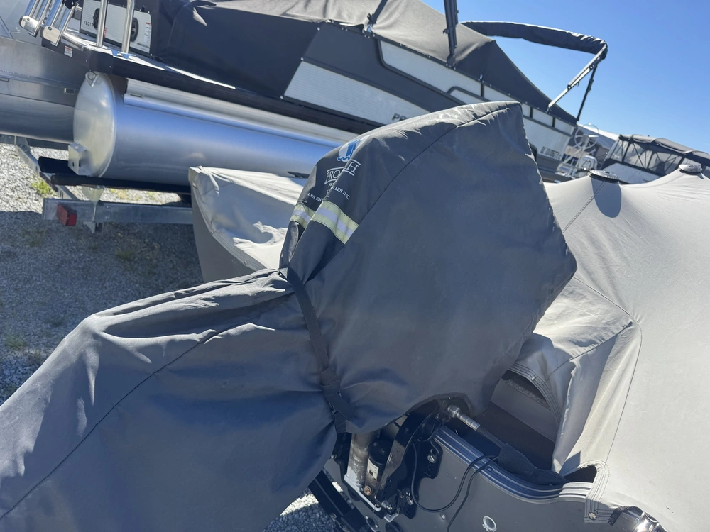Crestliner 1600 Fish Hawk 2008 alt