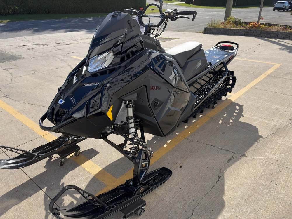 Polaris 850 Rmk Sps 155 7s 2027 alt